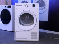 Cách khử mùi máy sấy quần áo