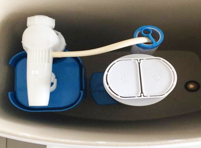 Xử l&yacute; bồn cầu bị cạn nước khi mất nước tổng