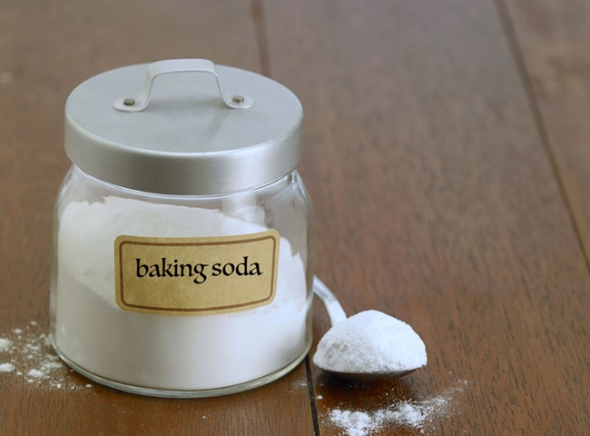 D&ugrave;ng baking soda để khử m&ugrave;i thuốc l&aacute;